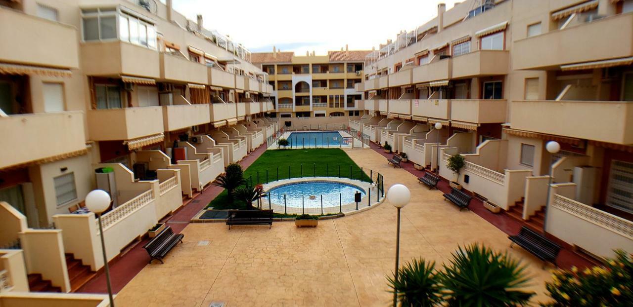 Roquetas Beach House Apartamento Fresco Con Piscina Roquetas de Mar Bagian luar foto